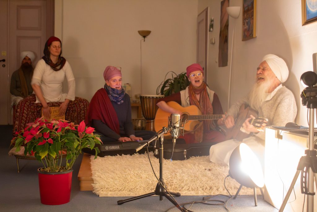 European sangat playing kirtan