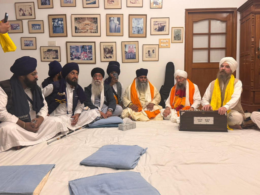 2025 Akal Dayal Yatra - Fateh Singh singing for Baba Surjit Singh
