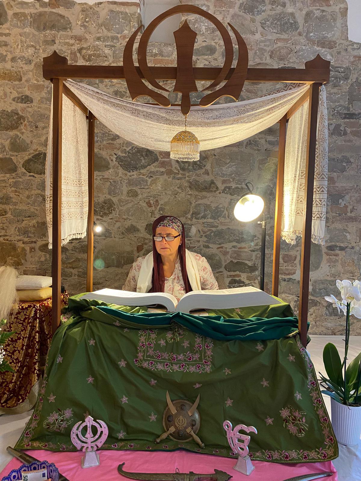 Siri Ram Kaur from Italy reading in an Akhand Path
