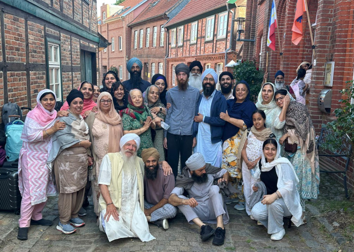 2026 German Smagam - group shot with Sat Hari Singh